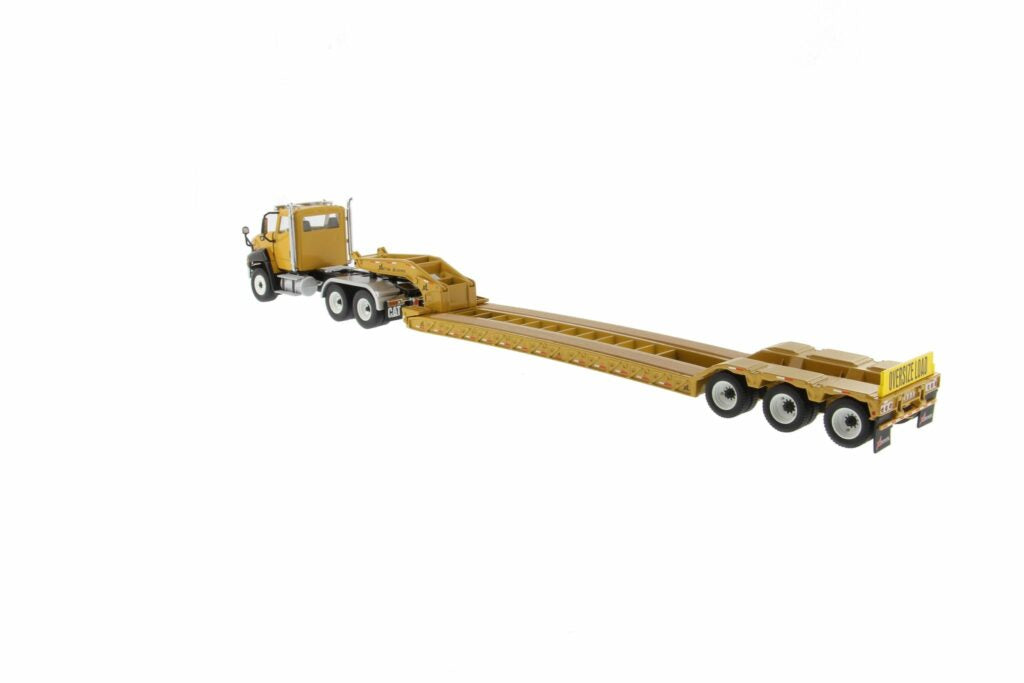 Cat Diecast CT660 DayCab with XL120 Trailer